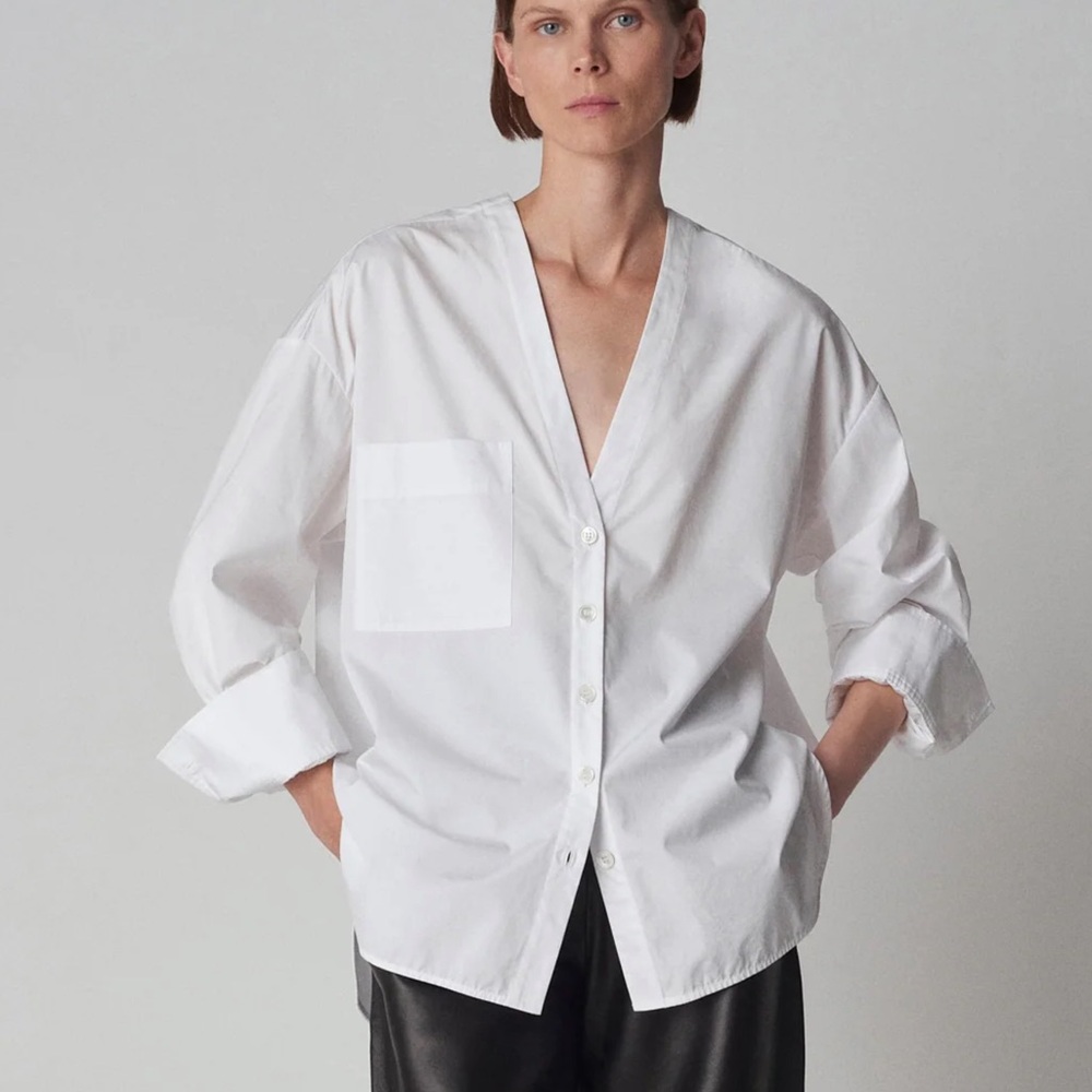 CO V-NECK BLOUSE IN COTTON POPLIN WHITE SIZE M .